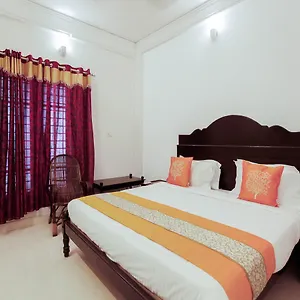 Oyo 4867 Royal Homes Otel